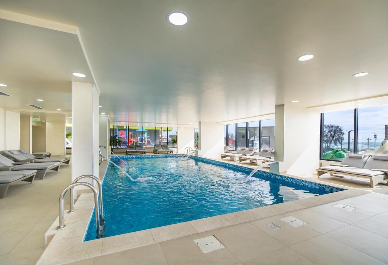 Seastar Apartment - Spa N Pools Beach Resort Mamaia Dış mekan fotoğraf